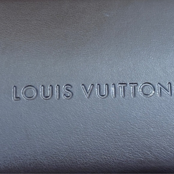 Louis Vuitton sunglasses hard case - Picture 2 of 4